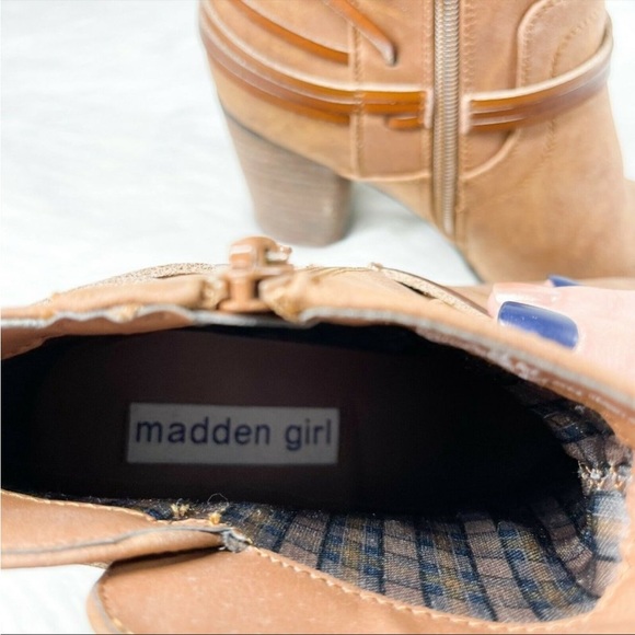 Madden Girl Tan Stylish Leather Darla Side Zip Block Heel Ankle Boots 9M - Picture 9 of 9